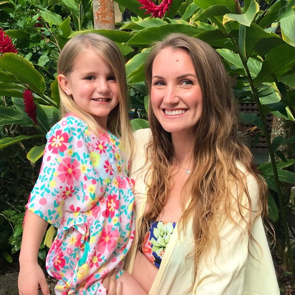 Meet your Posher, Randi - Picture 1 of 5